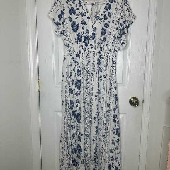 EUC American Rag Blue and White Flutter Sleeve Maxi Sundress - Picture 6 of 8
